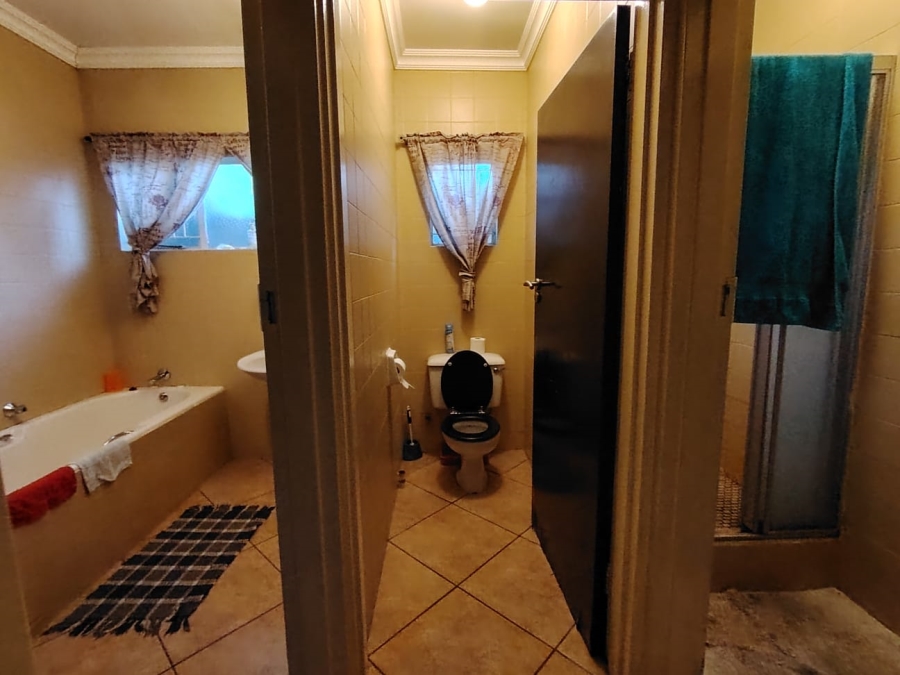 5 Bedroom Property for Sale in Universitas Free State